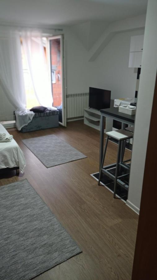 Sleep And Drive 2 Apartment Sarajevo Luaran gambar